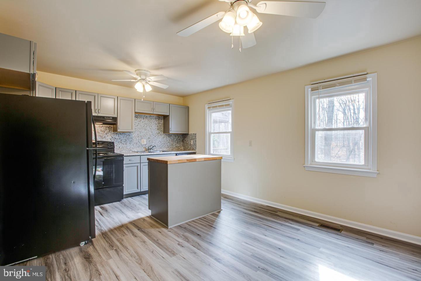 410 OLDE GREENWICH CIR, FREDERICKSBURG, Virginia 22408, 3 Bedrooms Bedrooms, ,1 BathroomBathrooms,Residential,For sale,410 OLDE GREENWICH CIR,VASP2034556 MLS # VASP2034556