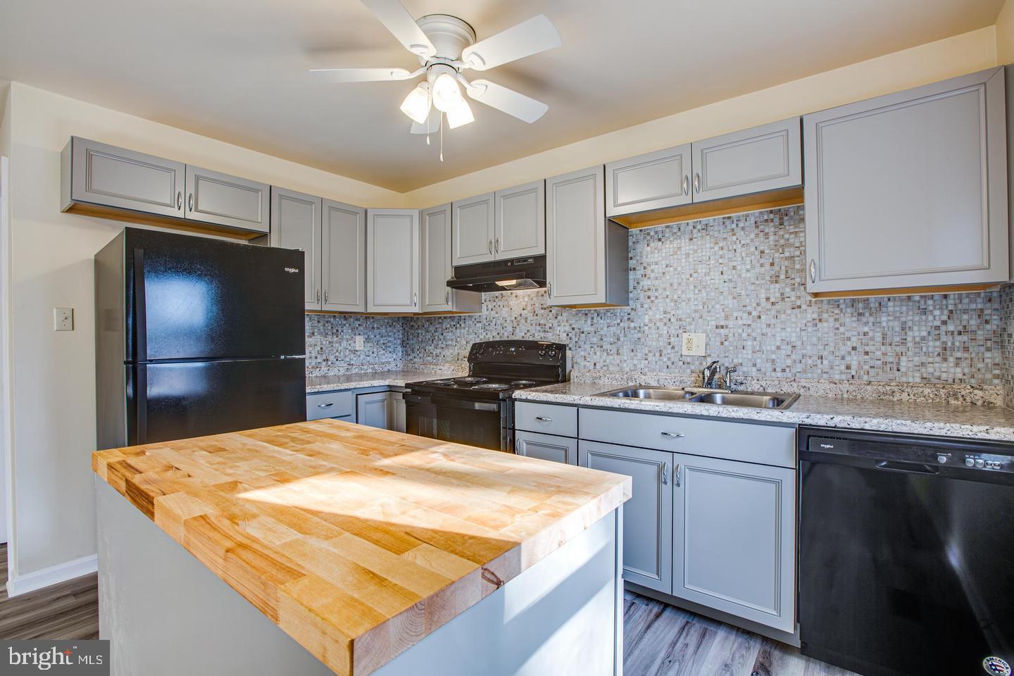 410 OLDE GREENWICH CIR, FREDERICKSBURG, Virginia 22408, 3 Bedrooms Bedrooms, ,1 BathroomBathrooms,Residential,For sale,410 OLDE GREENWICH CIR,VASP2034556 MLS # VASP2034556