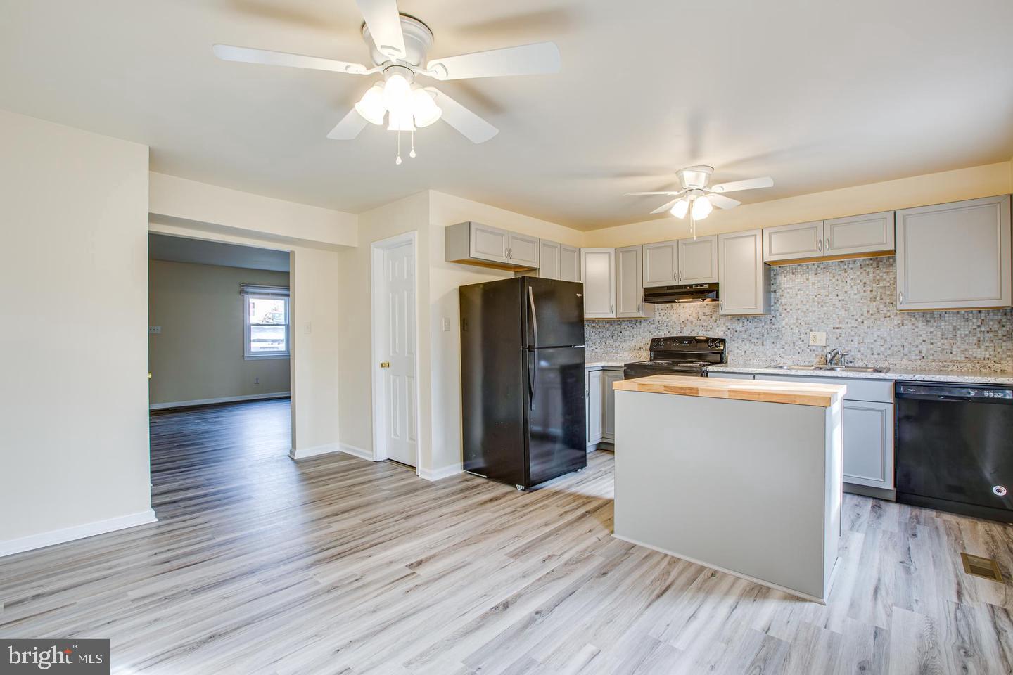 410 OLDE GREENWICH CIR, FREDERICKSBURG, Virginia 22408, 3 Bedrooms Bedrooms, ,1 BathroomBathrooms,Residential,For sale,410 OLDE GREENWICH CIR,VASP2034556 MLS # VASP2034556