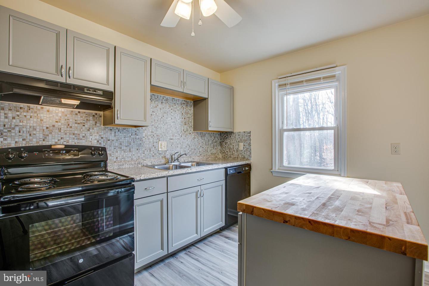 410 OLDE GREENWICH CIR, FREDERICKSBURG, Virginia 22408, 3 Bedrooms Bedrooms, ,1 BathroomBathrooms,Residential,For sale,410 OLDE GREENWICH CIR,VASP2034556 MLS # VASP2034556