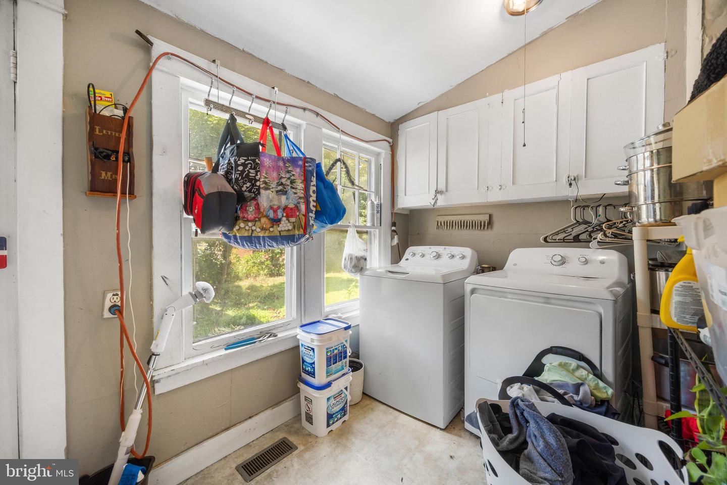 263 SECOND AVE, MOUNT JACKSON, Virginia 22842, 3 Bedrooms Bedrooms, ,2 BathroomsBathrooms,Residential,For sale,263 SECOND AVE,VASH2011944 MLS # VASH2011944