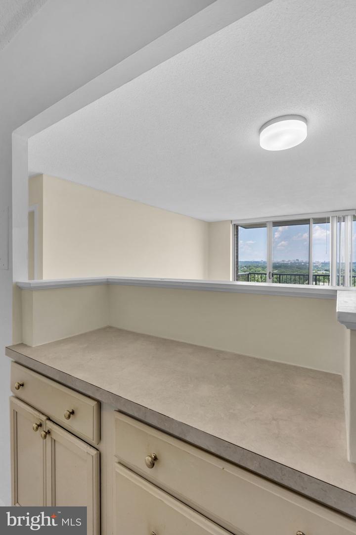 2500 N VAN DORN ST #1409, ALEXANDRIA, Virginia 22302, 1 Bedroom Bedrooms, ,1 BathroomBathrooms,Residential,For sale,2500 N VAN DORN ST #1409,VAAX2047288 MLS # VAAX2047288