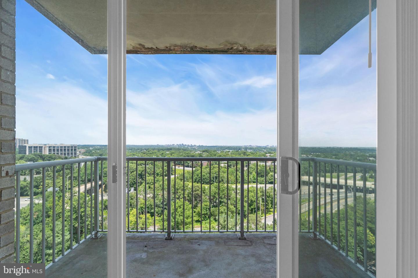 2500 N VAN DORN ST #1409, ALEXANDRIA, Virginia 22302, 1 Bedroom Bedrooms, ,1 BathroomBathrooms,Residential,For sale,2500 N VAN DORN ST #1409,VAAX2047288 MLS # VAAX2047288