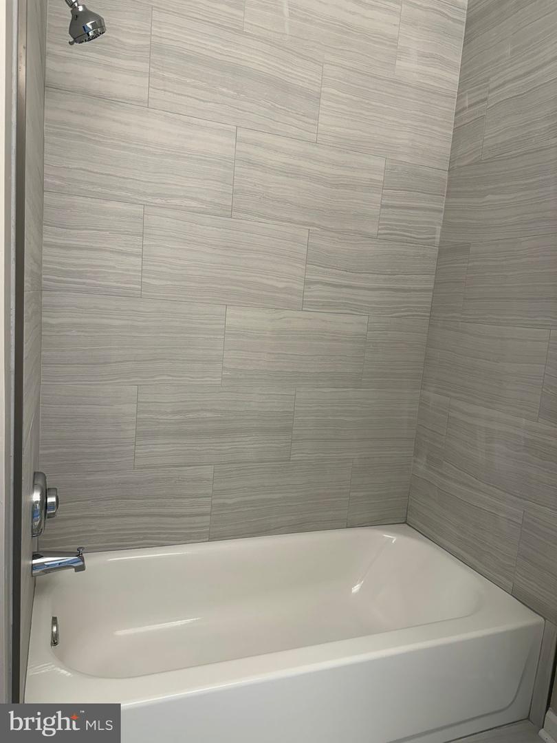 2203 WESTCOURT LN #304, HERNDON, Virginia 20170, 2 Bedrooms Bedrooms, ,2 BathroomsBathrooms,Residential,For sale,2203 WESTCOURT LN #304,VAFX2254302 MLS # VAFX2254302