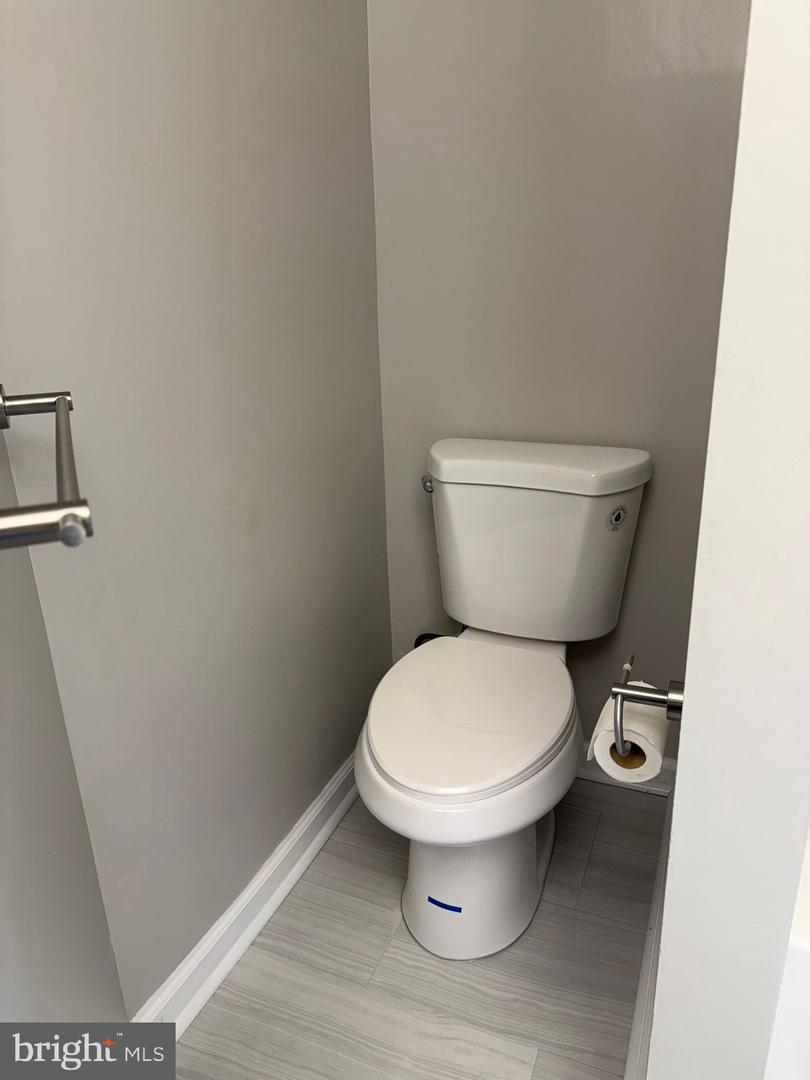 2203 WESTCOURT LN #304, HERNDON, Virginia 20170, 2 Bedrooms Bedrooms, ,2 BathroomsBathrooms,Residential,For sale,2203 WESTCOURT LN #304,VAFX2254302 MLS # VAFX2254302