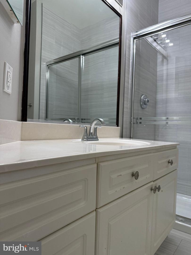 2203 WESTCOURT LN #304, HERNDON, Virginia 20170, 2 Bedrooms Bedrooms, ,2 BathroomsBathrooms,Residential,For sale,2203 WESTCOURT LN #304,VAFX2254302 MLS # VAFX2254302