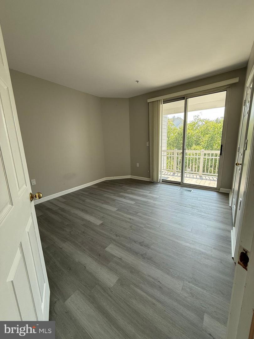 2203 WESTCOURT LN #304, HERNDON, Virginia 20170, 2 Bedrooms Bedrooms, ,2 BathroomsBathrooms,Residential,For sale,2203 WESTCOURT LN #304,VAFX2254302 MLS # VAFX2254302
