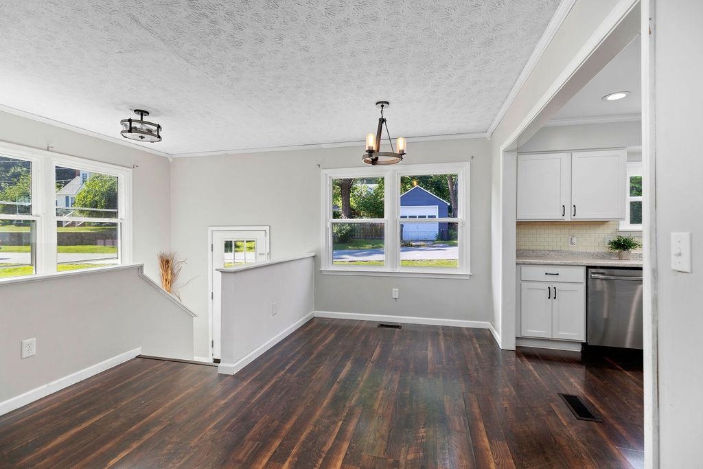 112 LEE ST, STAUNTON, Virginia 24401, 4 Bedrooms Bedrooms, ,2 BathroomsBathrooms,Residential,112 LEE ST,666521 MLS # 666521