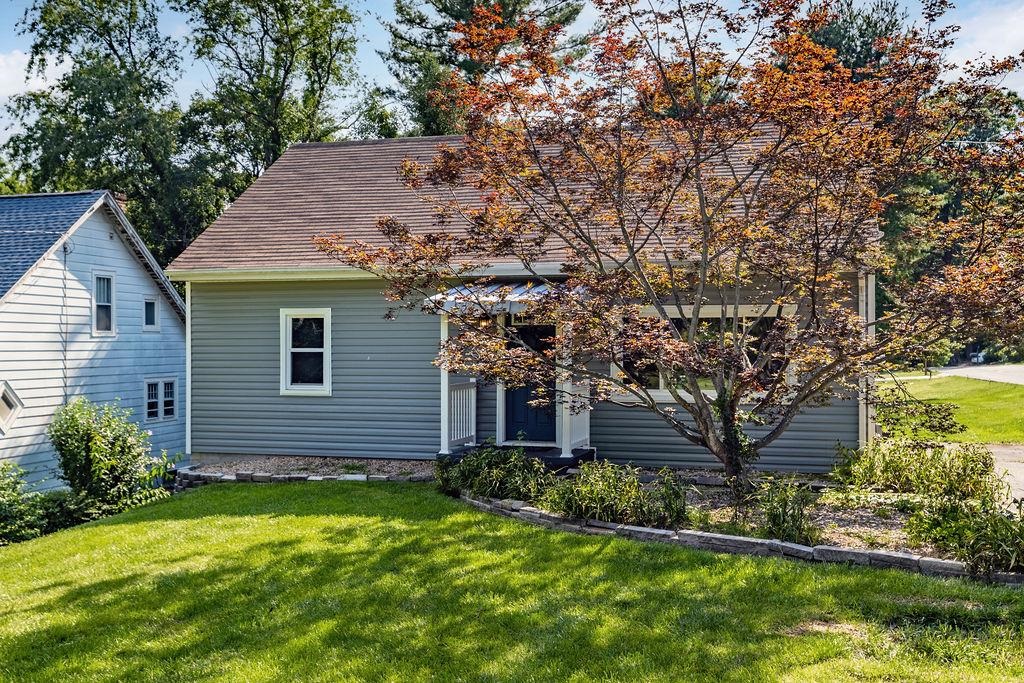 112 LEE ST, STAUNTON, Virginia 24401, 4 Bedrooms Bedrooms, ,2 BathroomsBathrooms,Residential,112 LEE ST,666521 MLS # 666521