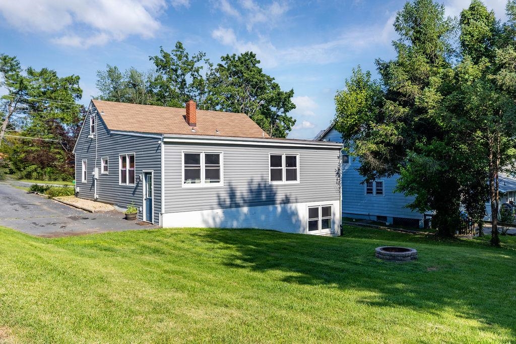 112 LEE ST, STAUNTON, Virginia 24401, 4 Bedrooms Bedrooms, ,2 BathroomsBathrooms,Residential,112 LEE ST,666521 MLS # 666521