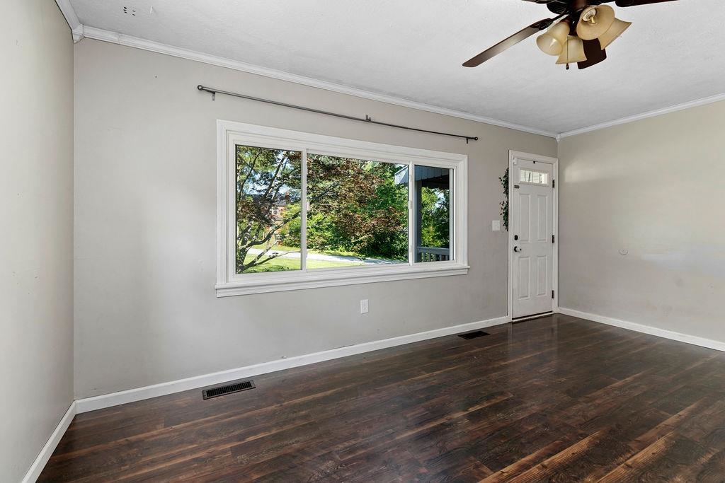 112 LEE ST, STAUNTON, Virginia 24401, 4 Bedrooms Bedrooms, ,2 BathroomsBathrooms,Residential,112 LEE ST,666521 MLS # 666521