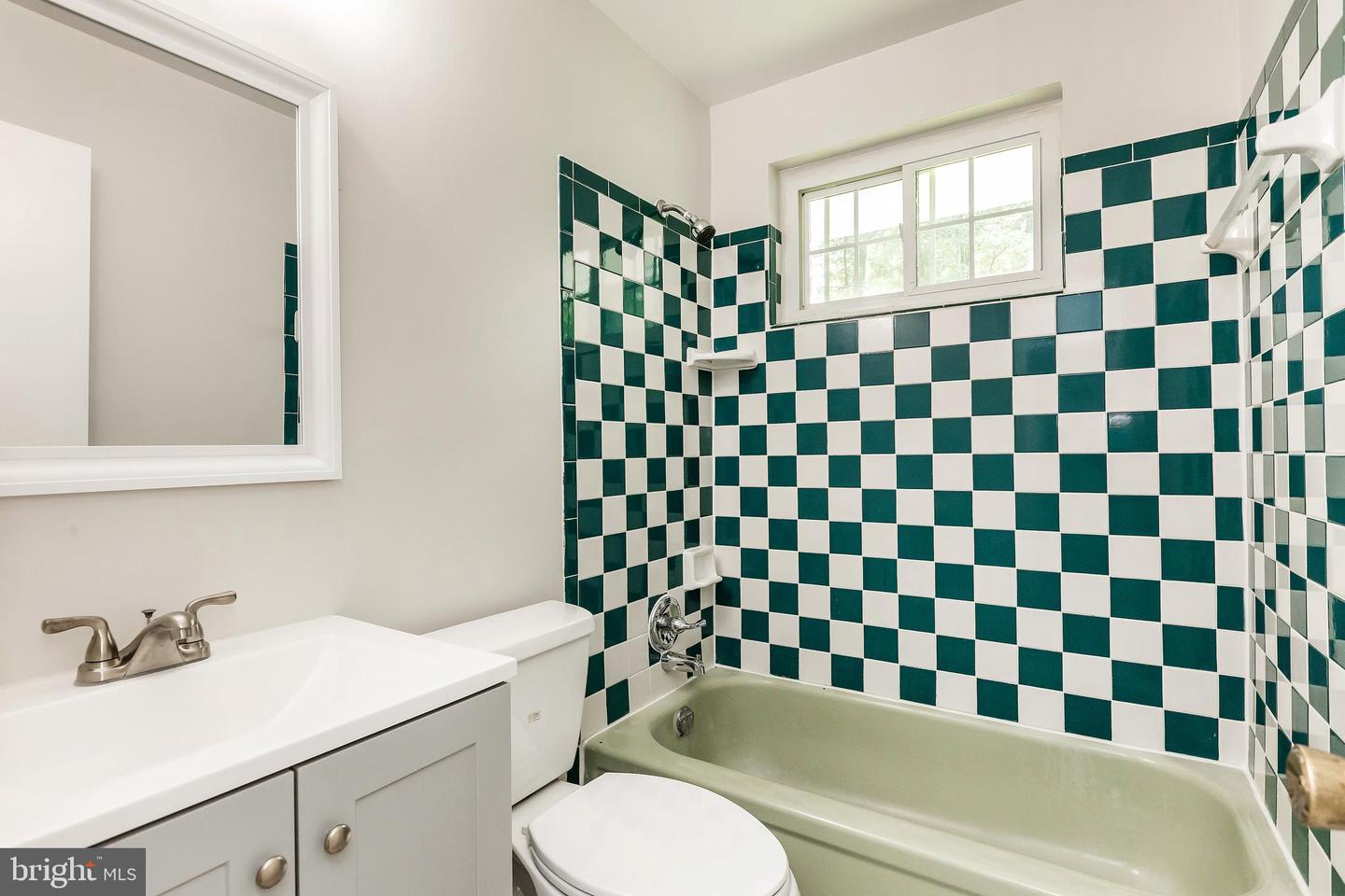 5310 ORCHARDSON CT, FAIRFAX, Virginia 22032, 4 Bedrooms Bedrooms, ,2 BathroomsBathrooms,Residential,For sale,5310 ORCHARDSON CT,VAFX2233078 MLS # VAFX2233078