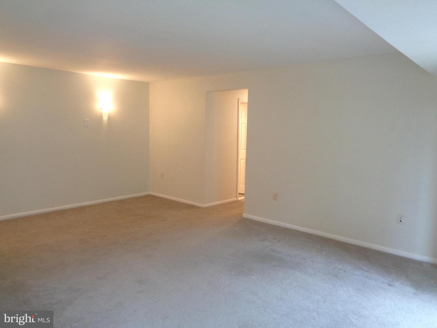 1954 KENNEDY DR #104, MCLEAN, Virginia 22102, 2 Bedrooms Bedrooms, ,1 BathroomBathrooms,Residential,For sale,1954 KENNEDY DR #104,VAFX2238894 MLS # VAFX2238894
