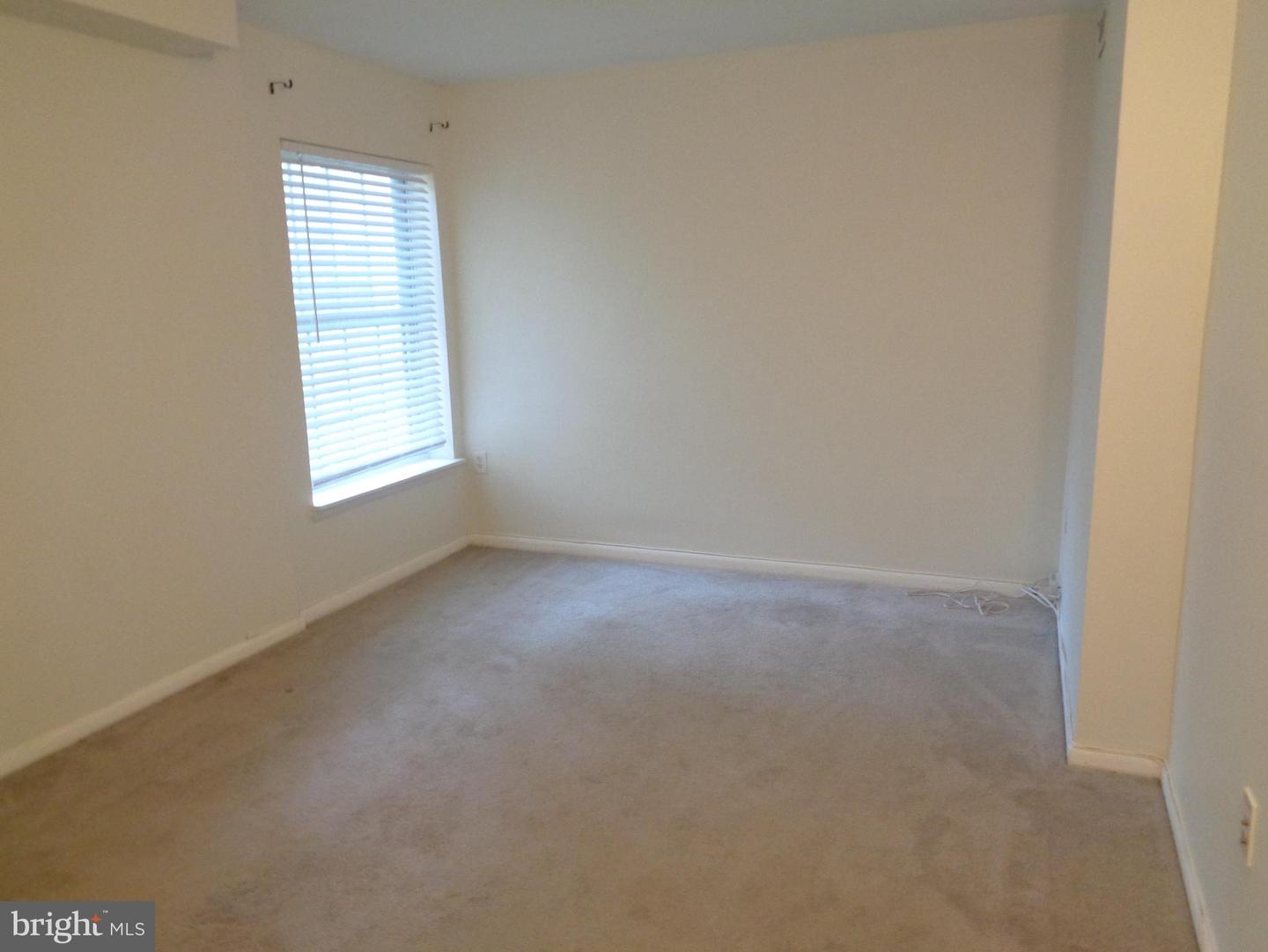 1954 KENNEDY DR #104, MCLEAN, Virginia 22102, 2 Bedrooms Bedrooms, ,1 BathroomBathrooms,Residential,For sale,1954 KENNEDY DR #104,VAFX2238894 MLS # VAFX2238894