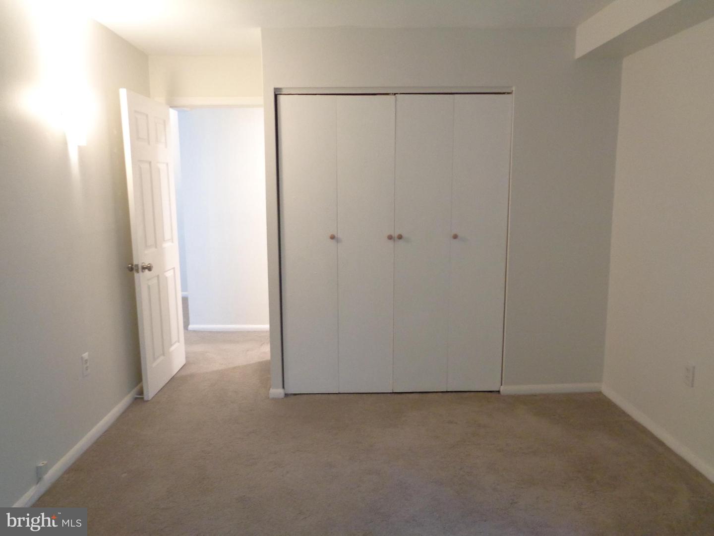 1954 KENNEDY DR #104, MCLEAN, Virginia 22102, 2 Bedrooms Bedrooms, ,1 BathroomBathrooms,Residential,For sale,1954 KENNEDY DR #104,VAFX2238894 MLS # VAFX2238894