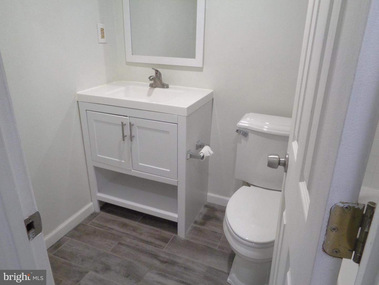 1954 KENNEDY DR #104, MCLEAN, Virginia 22102, 2 Bedrooms Bedrooms, ,1 BathroomBathrooms,Residential,For sale,1954 KENNEDY DR #104,VAFX2238894 MLS # VAFX2238894