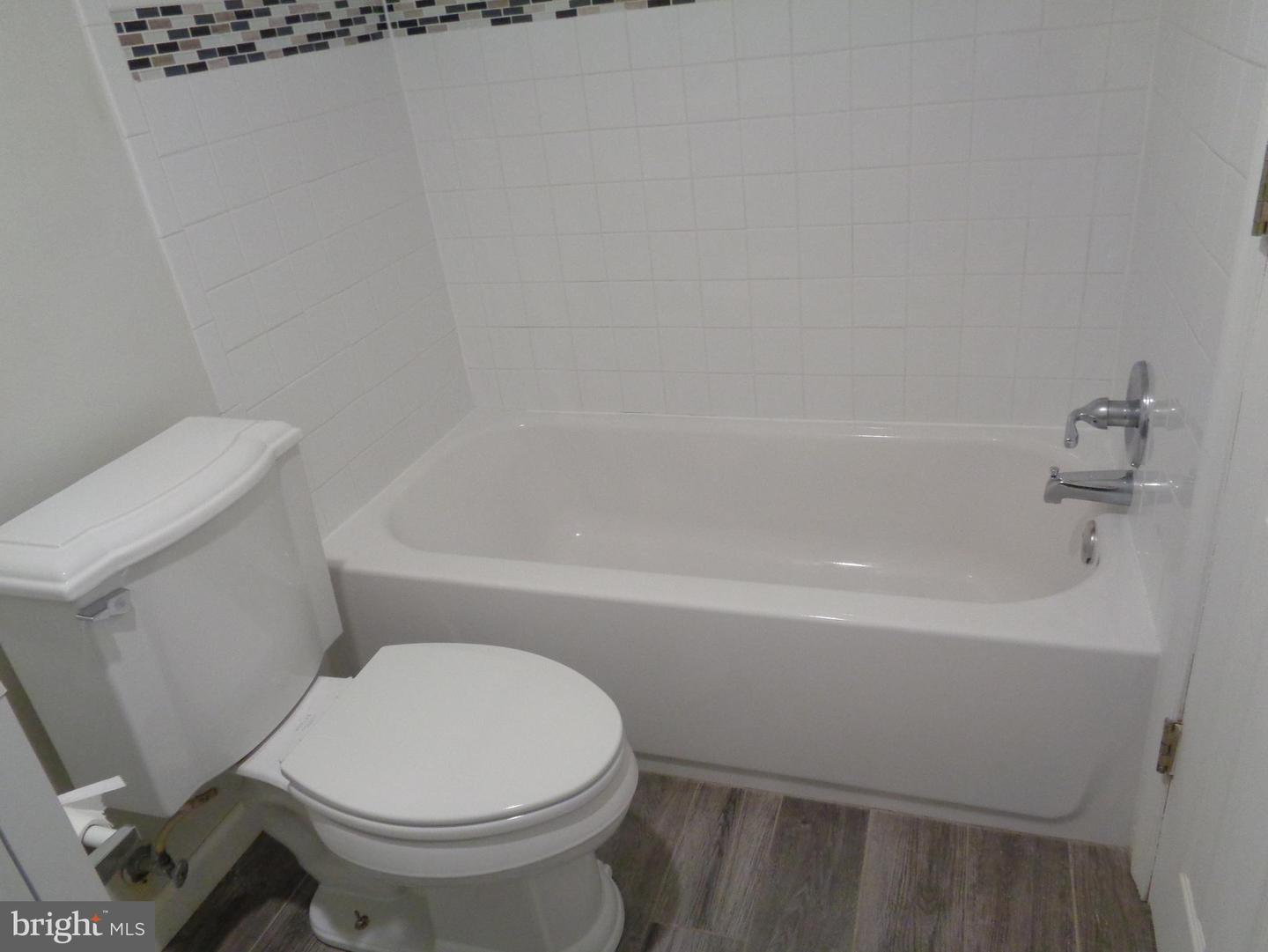 1954 KENNEDY DR #104, MCLEAN, Virginia 22102, 2 Bedrooms Bedrooms, ,1 BathroomBathrooms,Residential,For sale,1954 KENNEDY DR #104,VAFX2238894 MLS # VAFX2238894