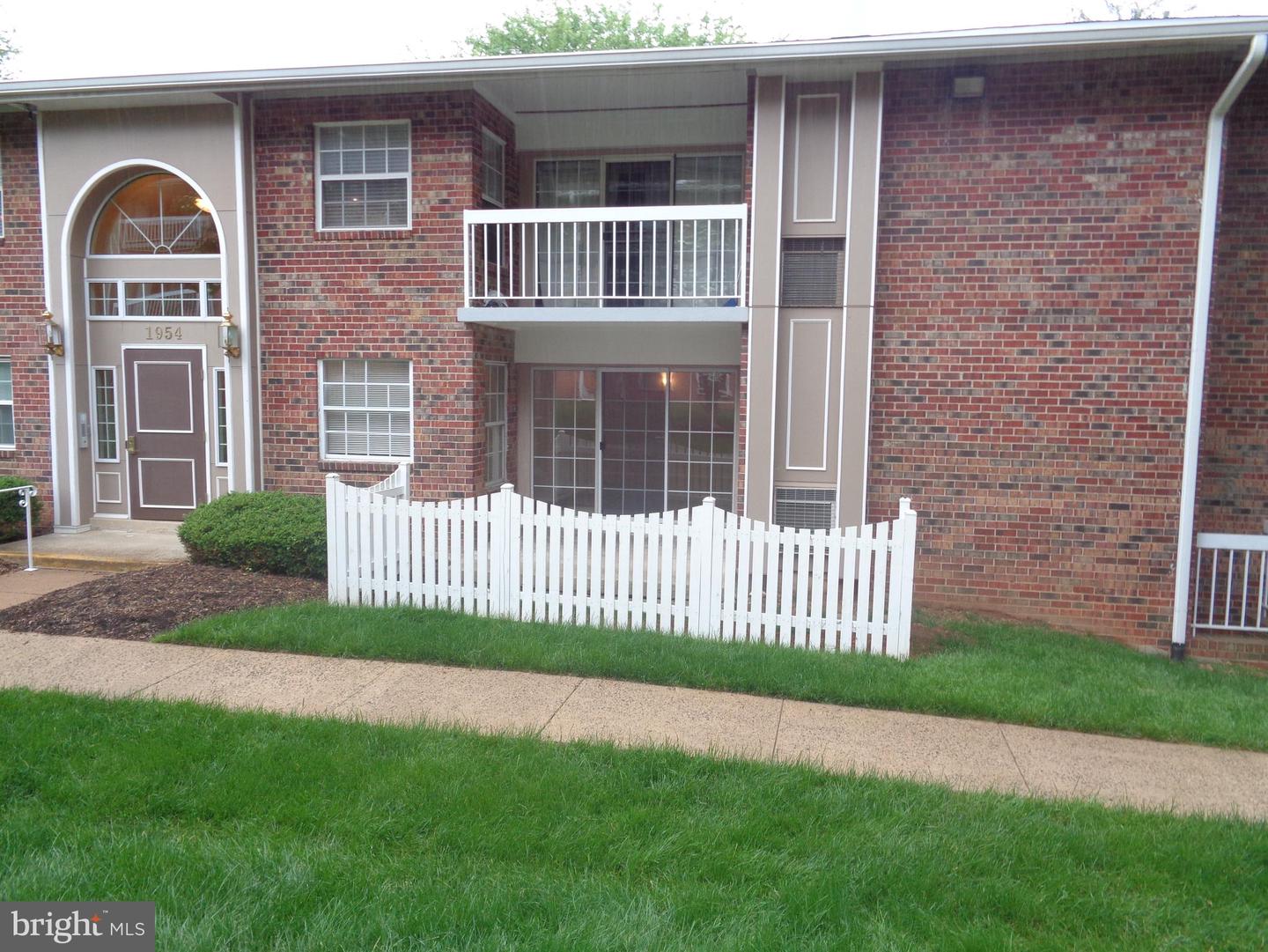 1954 KENNEDY DR #104, MCLEAN, Virginia 22102, 2 Bedrooms Bedrooms, ,1 BathroomBathrooms,Residential,For sale,1954 KENNEDY DR #104,VAFX2238894 MLS # VAFX2238894