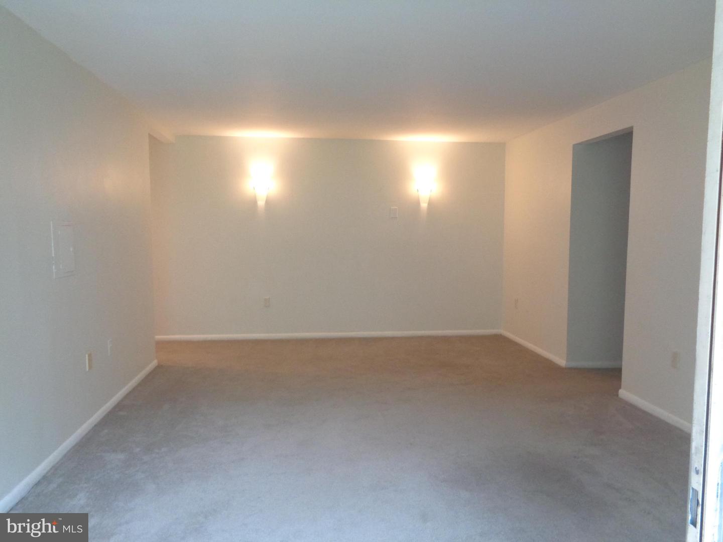 1954 KENNEDY DR #104, MCLEAN, Virginia 22102, 2 Bedrooms Bedrooms, ,1 BathroomBathrooms,Residential,For sale,1954 KENNEDY DR #104,VAFX2238894 MLS # VAFX2238894