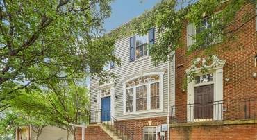8154 SKELTON CIR, FALLS CHURCH, Virginia 22042, 3 Bedrooms Bedrooms, ,3 BathroomsBathrooms,Residential,For sale,8154 SKELTON CIR,VAFX2249216 MLS # VAFX2249216