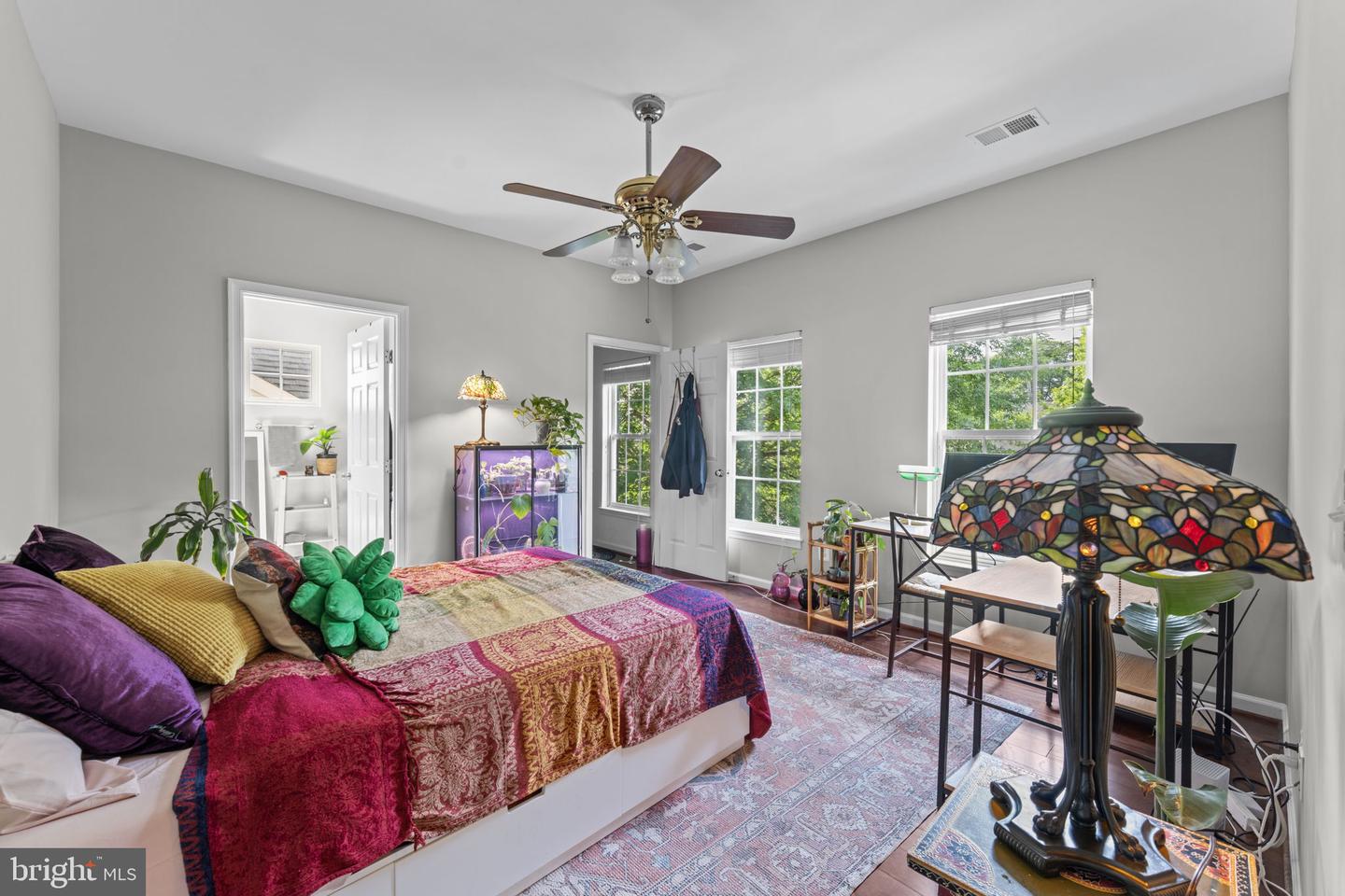 9958 E HILL DR, LORTON, Virginia 22079, 4 Bedrooms Bedrooms, ,3 BathroomsBathrooms,Residential,For sale,9958 E HILL DR,VAFX2249536 MLS # VAFX2249536