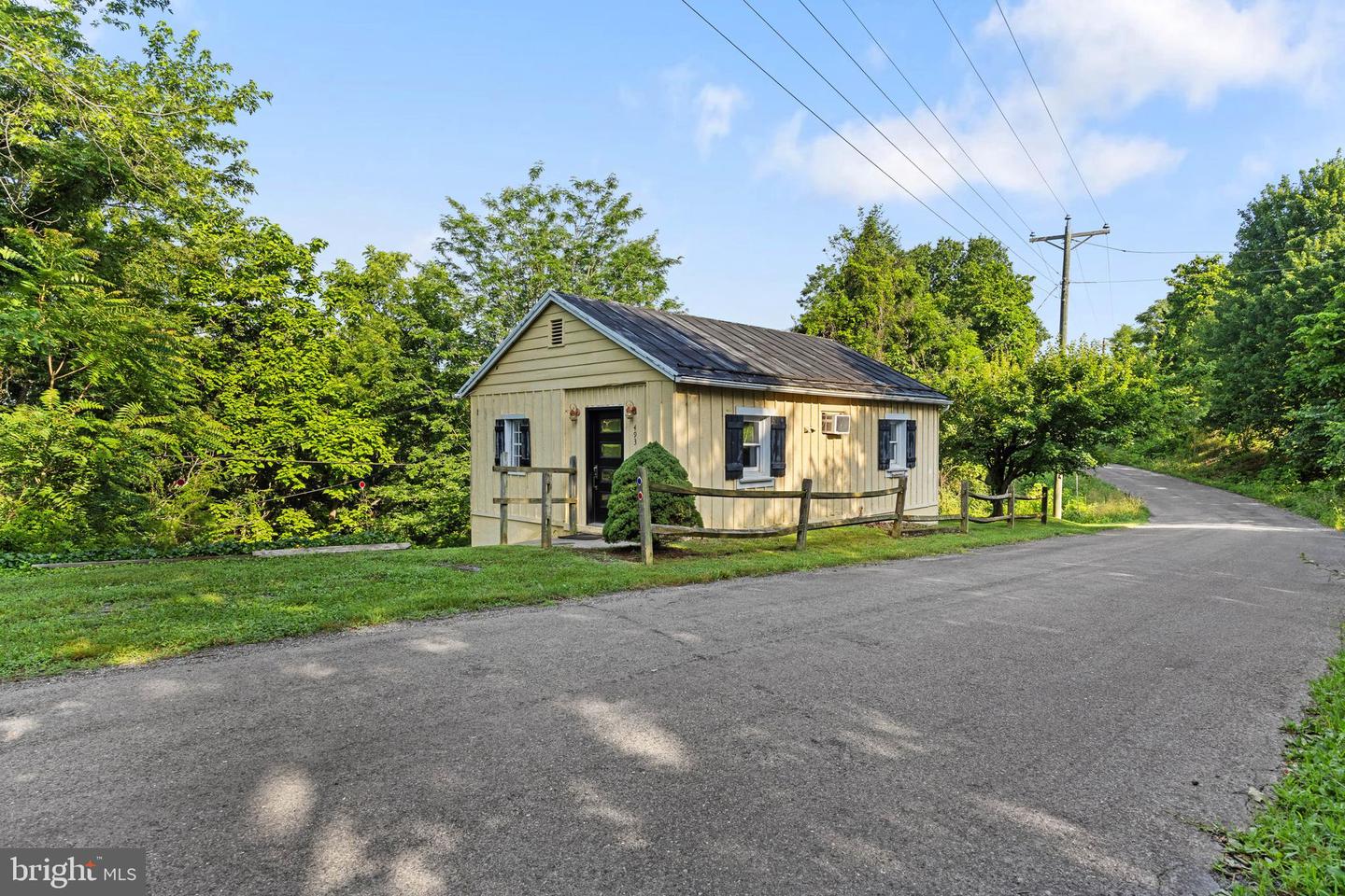 493 UNION FORGE CHURCH RD, EDINBURG, Virginia 22824, 2 Bedrooms Bedrooms, ,1 BathroomBathrooms,Residential,For sale,493 UNION FORGE CHURCH RD,VASH2011946 MLS # VASH2011946