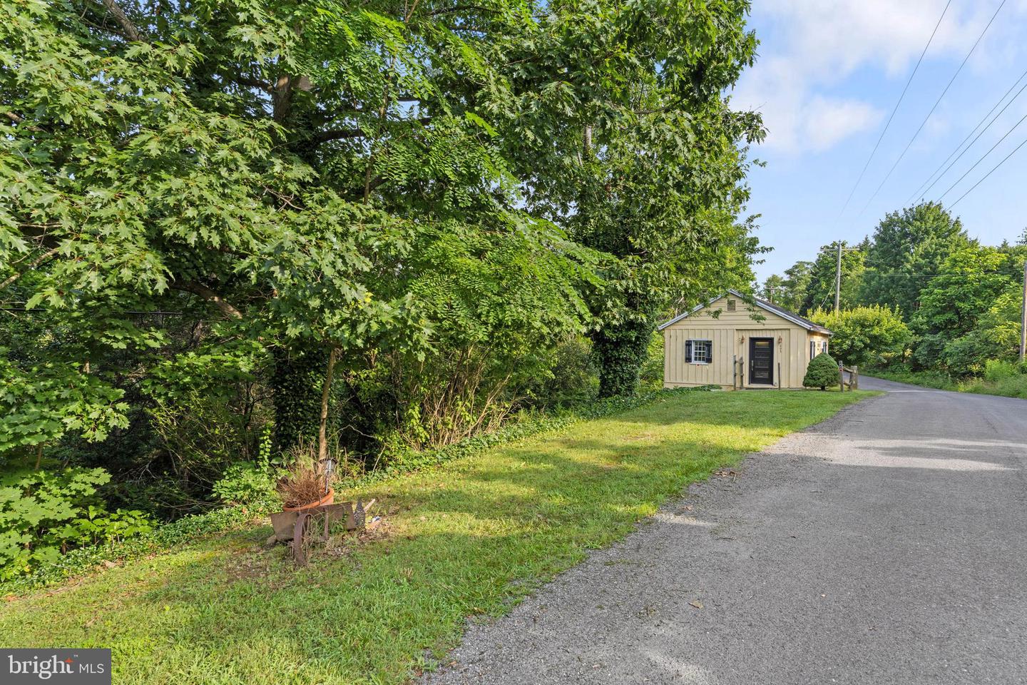 493 UNION FORGE CHURCH RD, EDINBURG, Virginia 22824, 2 Bedrooms Bedrooms, ,1 BathroomBathrooms,Residential,For sale,493 UNION FORGE CHURCH RD,VASH2011946 MLS # VASH2011946