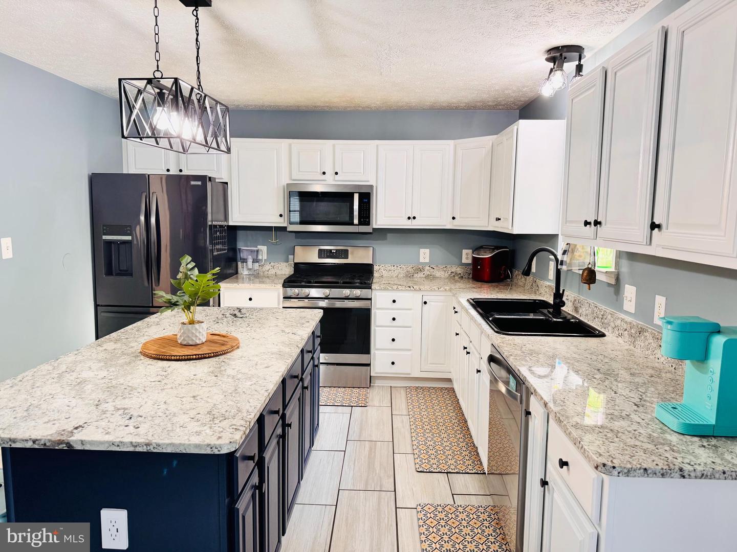 9402 HICKORY HILL DR, FREDERICKSBURG, Virginia 22408, 5 Bedrooms Bedrooms, ,2 BathroomsBathrooms,Residential,For sale,9402 HICKORY HILL DR,VASP2034564 MLS # VASP2034564
