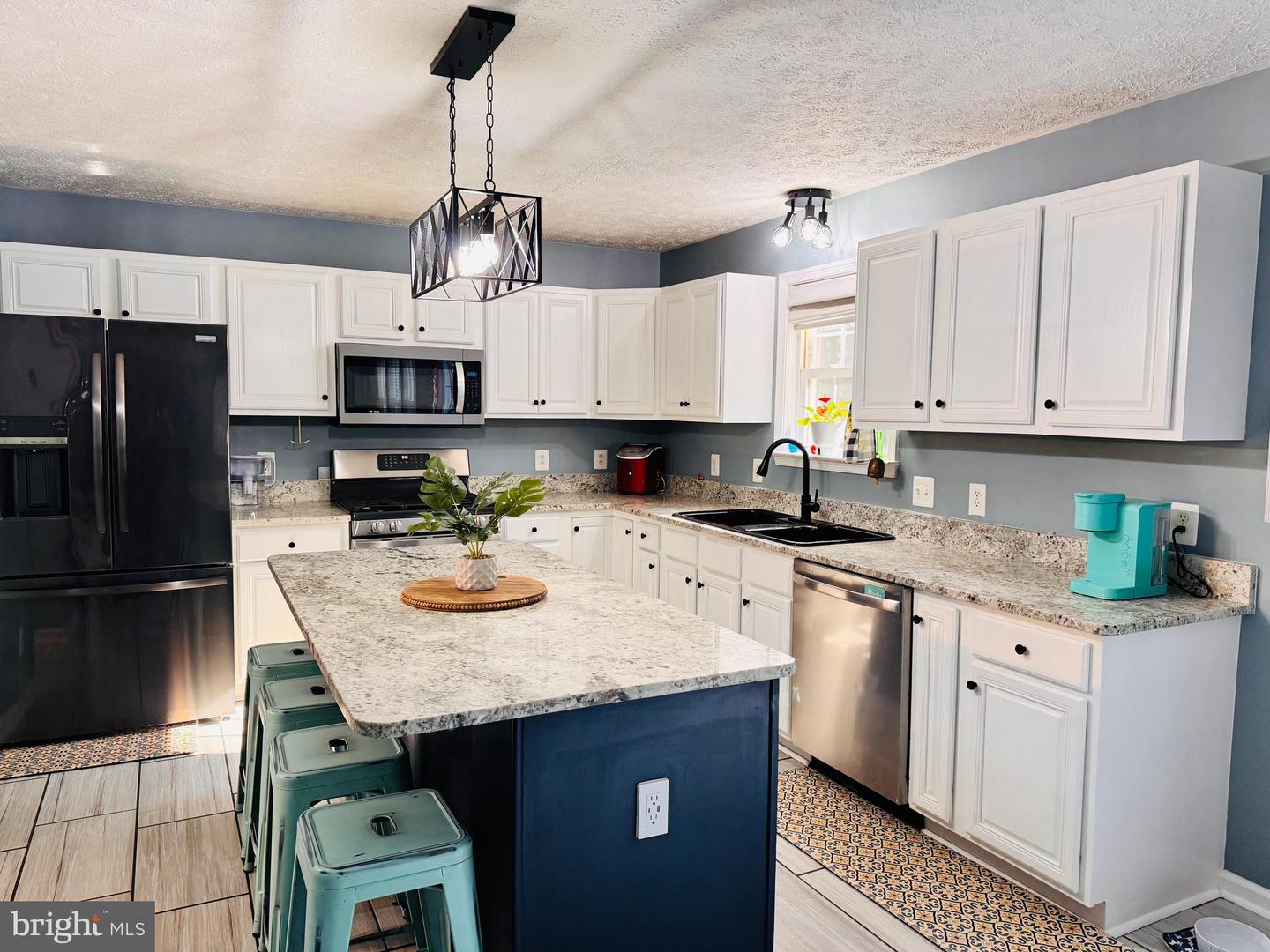 9402 HICKORY HILL DR, FREDERICKSBURG, Virginia 22408, 5 Bedrooms Bedrooms, ,2 BathroomsBathrooms,Residential,For sale,9402 HICKORY HILL DR,VASP2034564 MLS # VASP2034564