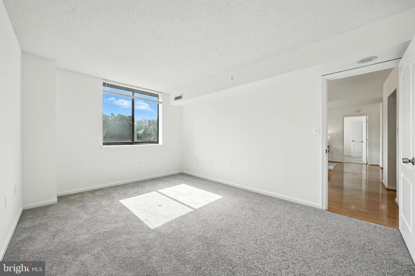 2230 GEORGE C MARSHALL DR #814, FALLS CHURCH, Virginia 22043, 2 Bedrooms Bedrooms, ,2 BathroomsBathrooms,Residential,For sale,2230 GEORGE C MARSHALL DR #814,VAFX2254362 MLS # VAFX2254362