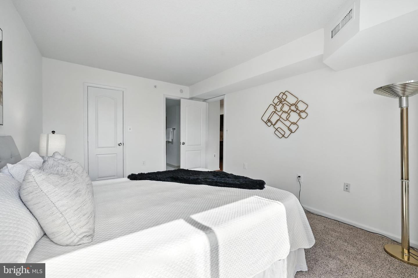 2230 GEORGE C MARSHALL DR #814, FALLS CHURCH, Virginia 22043, 2 Bedrooms Bedrooms, ,2 BathroomsBathrooms,Residential,For sale,2230 GEORGE C MARSHALL DR #814,VAFX2254362 MLS # VAFX2254362