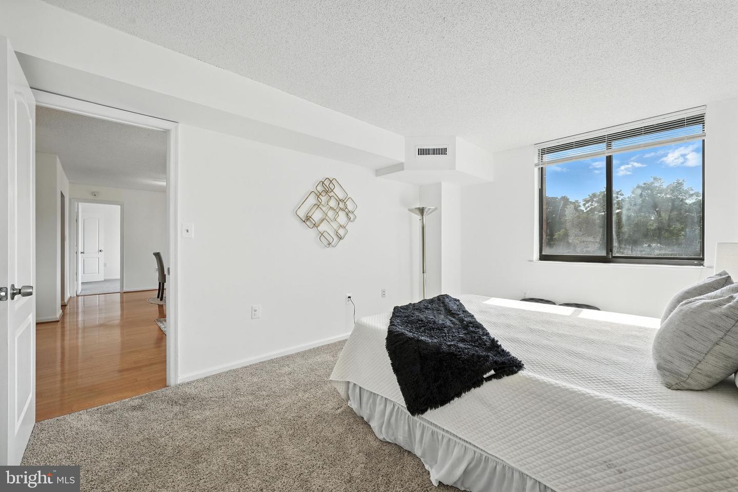 2230 GEORGE C MARSHALL DR #814, FALLS CHURCH, Virginia 22043, 2 Bedrooms Bedrooms, ,2 BathroomsBathrooms,Residential,For sale,2230 GEORGE C MARSHALL DR #814,VAFX2254362 MLS # VAFX2254362