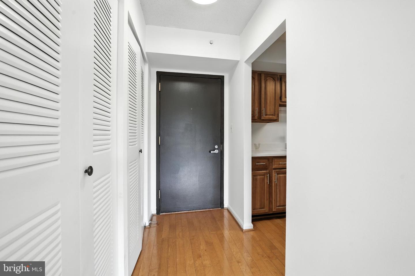 2230 GEORGE C MARSHALL DR #814, FALLS CHURCH, Virginia 22043, 2 Bedrooms Bedrooms, ,2 BathroomsBathrooms,Residential,For sale,2230 GEORGE C MARSHALL DR #814,VAFX2254362 MLS # VAFX2254362