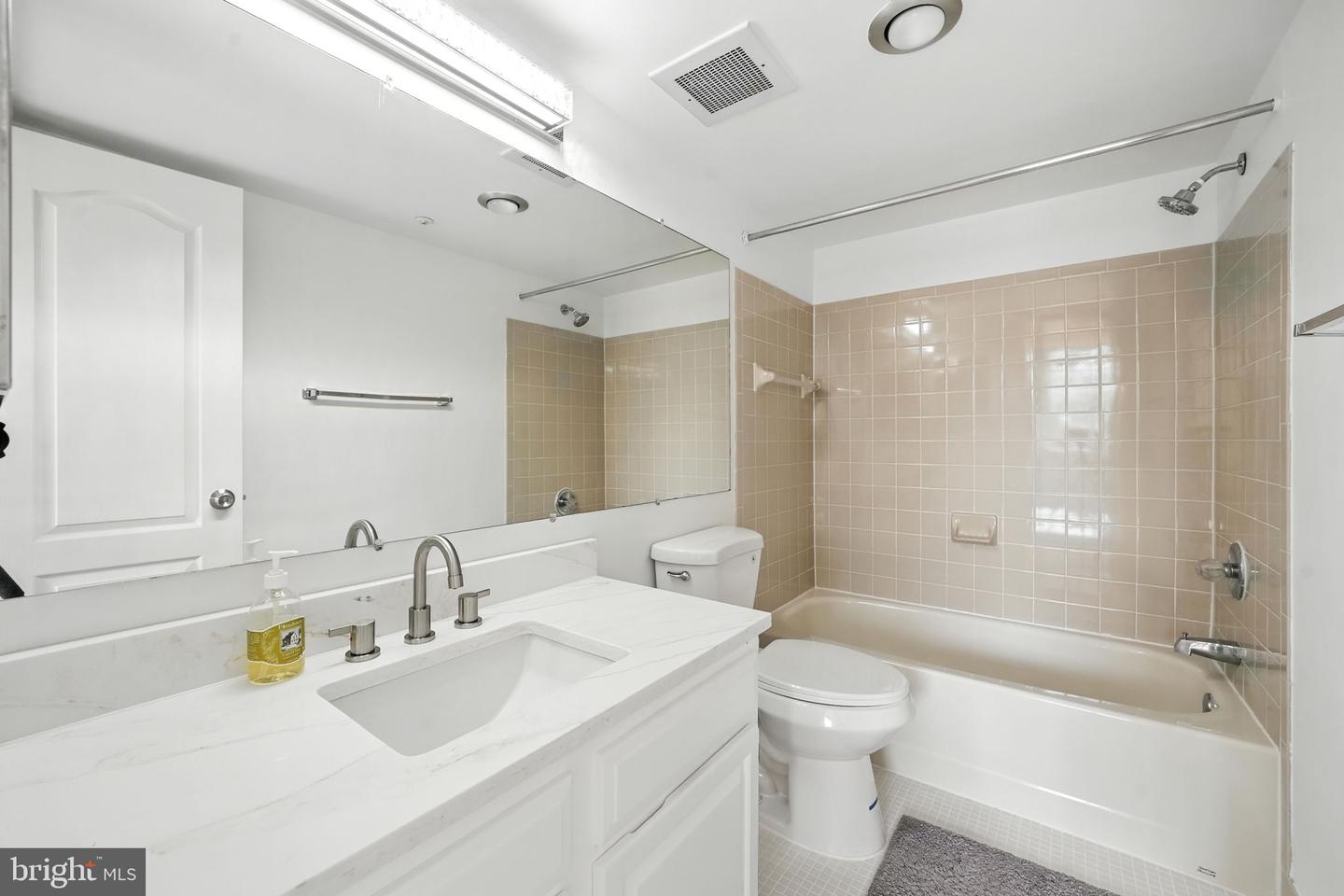2230 GEORGE C MARSHALL DR #814, FALLS CHURCH, Virginia 22043, 2 Bedrooms Bedrooms, ,2 BathroomsBathrooms,Residential,For sale,2230 GEORGE C MARSHALL DR #814,VAFX2254362 MLS # VAFX2254362