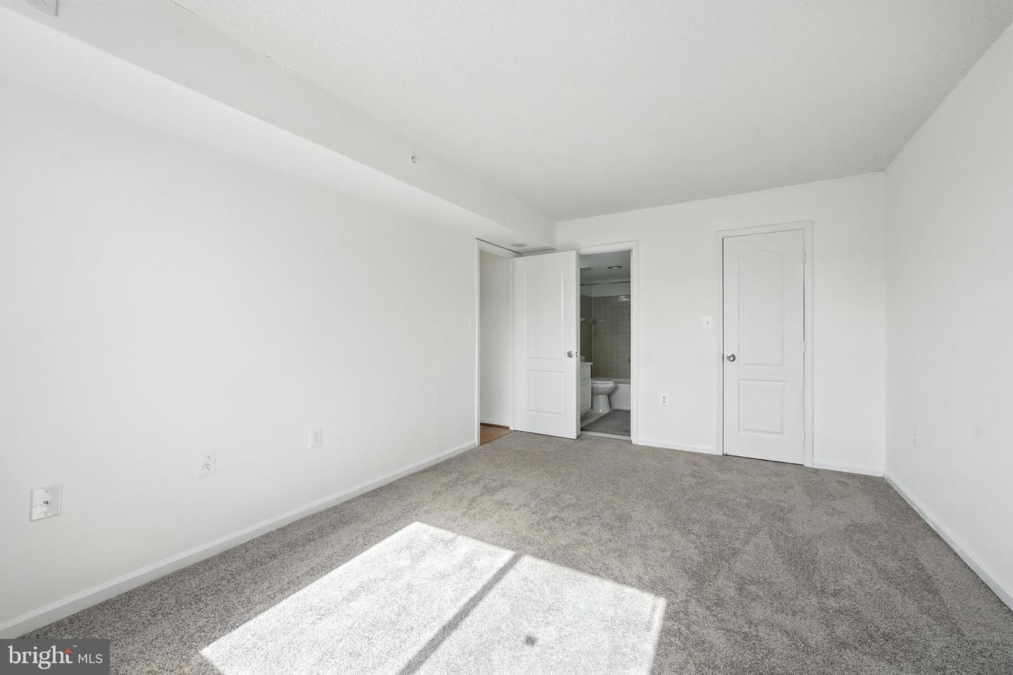 2230 GEORGE C MARSHALL DR #814, FALLS CHURCH, Virginia 22043, 2 Bedrooms Bedrooms, ,2 BathroomsBathrooms,Residential,For sale,2230 GEORGE C MARSHALL DR #814,VAFX2254362 MLS # VAFX2254362