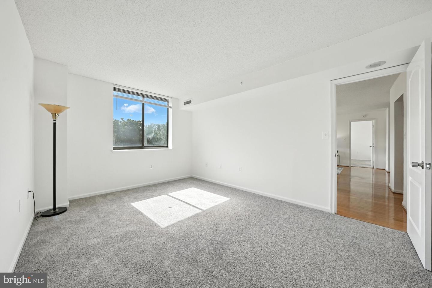 2230 GEORGE C MARSHALL DR #814, FALLS CHURCH, Virginia 22043, 2 Bedrooms Bedrooms, ,2 BathroomsBathrooms,Residential,For sale,2230 GEORGE C MARSHALL DR #814,VAFX2254362 MLS # VAFX2254362
