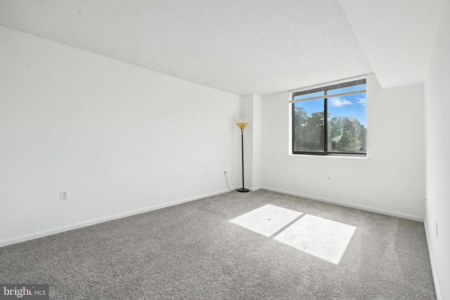 2230 GEORGE C MARSHALL DR #814, FALLS CHURCH, Virginia 22043, 2 Bedrooms Bedrooms, ,2 BathroomsBathrooms,Residential,For sale,2230 GEORGE C MARSHALL DR #814,VAFX2254362 MLS # VAFX2254362