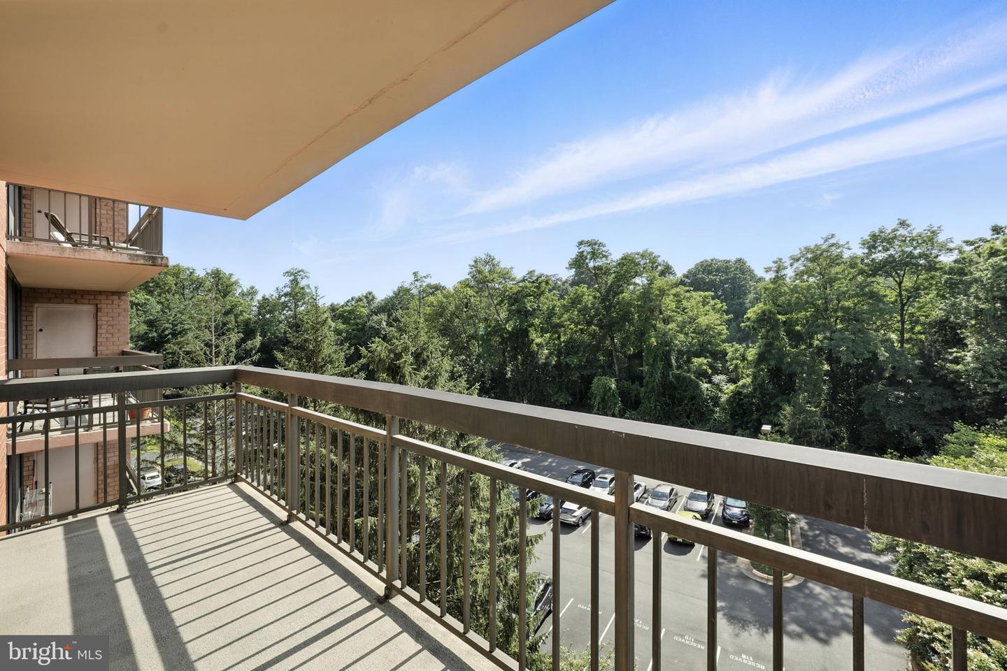 2230 GEORGE C MARSHALL DR #814, FALLS CHURCH, Virginia 22043, 2 Bedrooms Bedrooms, ,2 BathroomsBathrooms,Residential,For sale,2230 GEORGE C MARSHALL DR #814,VAFX2254362 MLS # VAFX2254362