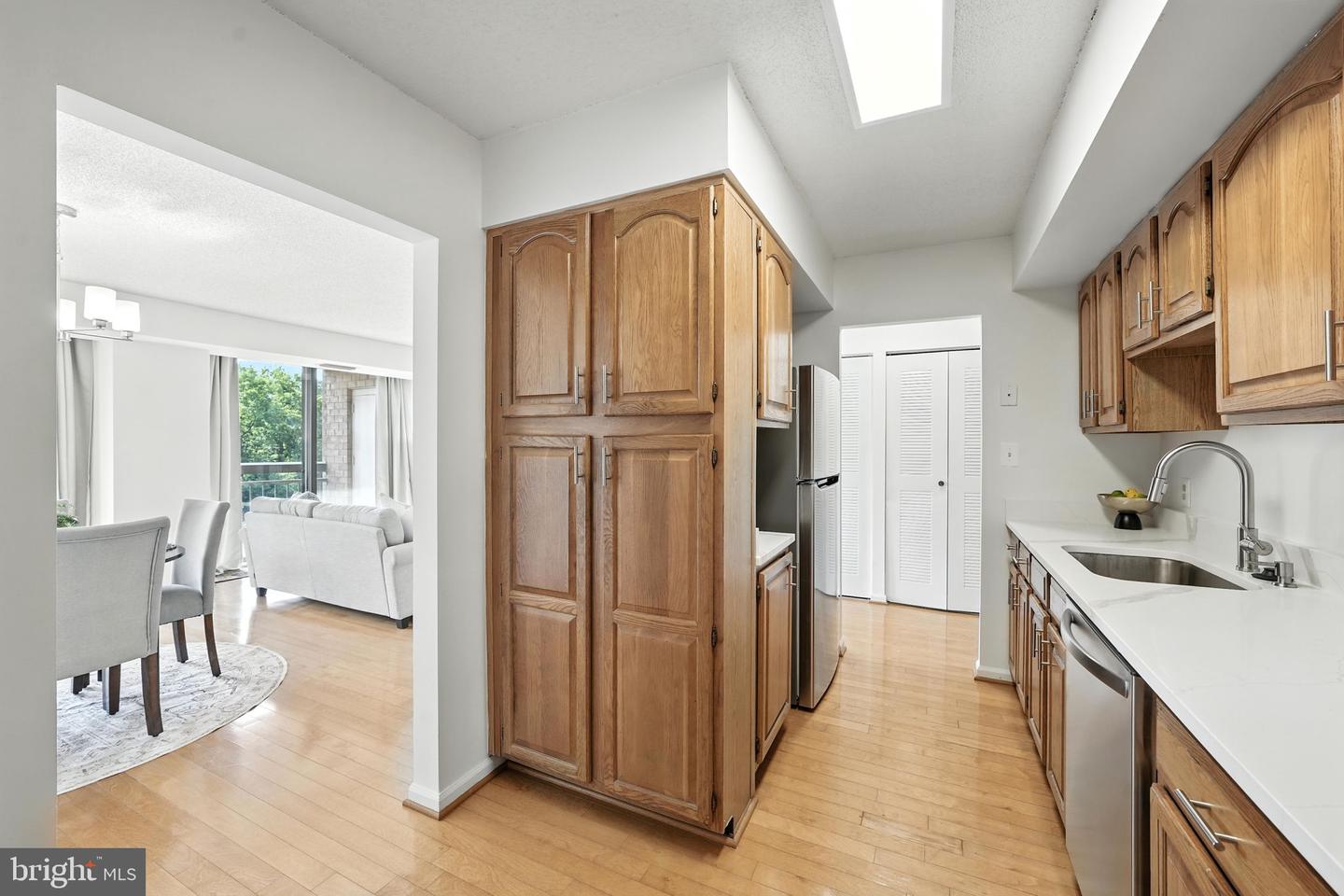 2230 GEORGE C MARSHALL DR #814, FALLS CHURCH, Virginia 22043, 2 Bedrooms Bedrooms, ,2 BathroomsBathrooms,Residential,For sale,2230 GEORGE C MARSHALL DR #814,VAFX2254362 MLS # VAFX2254362