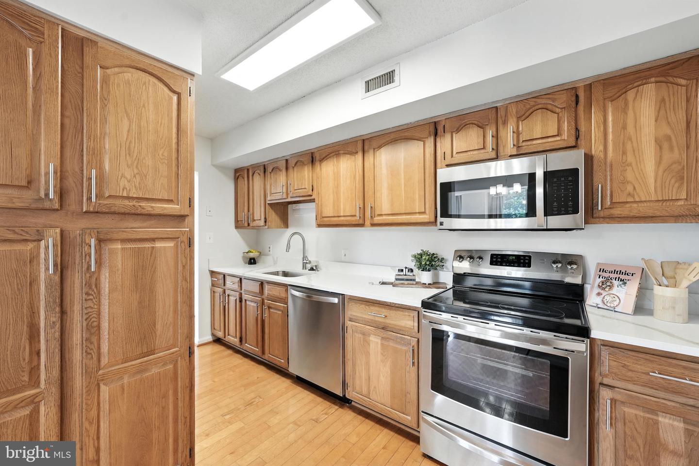 2230 GEORGE C MARSHALL DR #814, FALLS CHURCH, Virginia 22043, 2 Bedrooms Bedrooms, ,2 BathroomsBathrooms,Residential,For sale,2230 GEORGE C MARSHALL DR #814,VAFX2254362 MLS # VAFX2254362