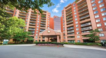 2230 GEORGE C MARSHALL DR #814, FALLS CHURCH, Virginia 22043, 2 Bedrooms Bedrooms, ,2 BathroomsBathrooms,Residential,For sale,2230 GEORGE C MARSHALL DR #814,VAFX2254362 MLS # VAFX2254362