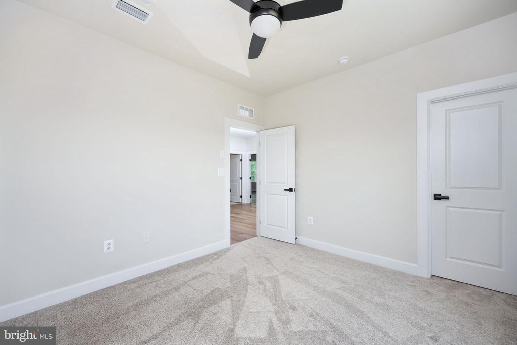 11207 REDLANDS TRL, SPOTSYLVANIA, Virginia 22551, 5 Bedrooms Bedrooms, ,4 BathroomsBathrooms,Residential,11207 REDLANDS TRL,VASP2033112 MLS # VASP2033112
