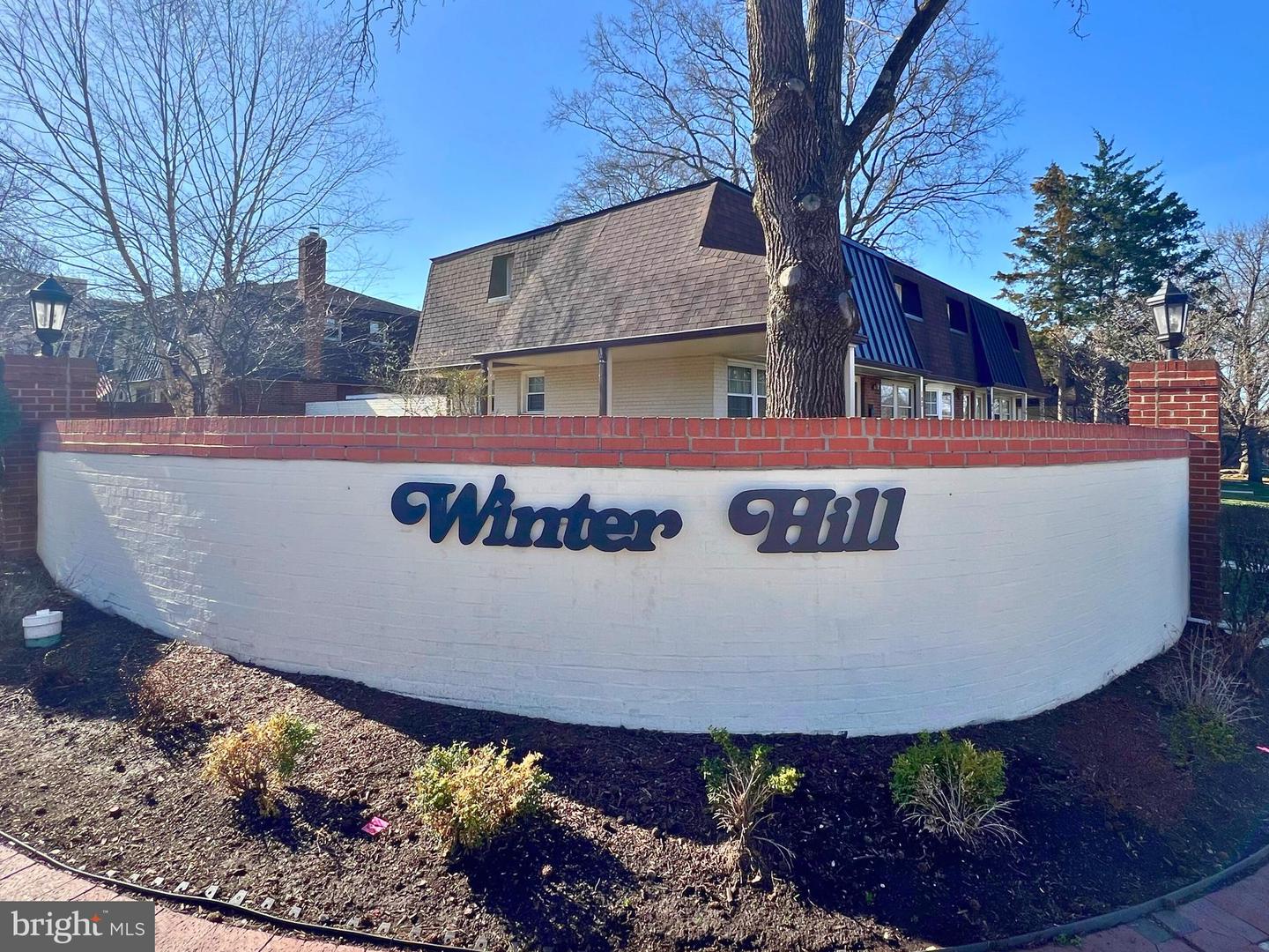 400 JAMES CT #40, FALLS CHURCH, Virginia 22046, 2 Bedrooms Bedrooms, ,1 BathroomBathrooms,Residential,For sale,400 JAMES CT #40,VAFA2002832 MLS # VAFA2002832