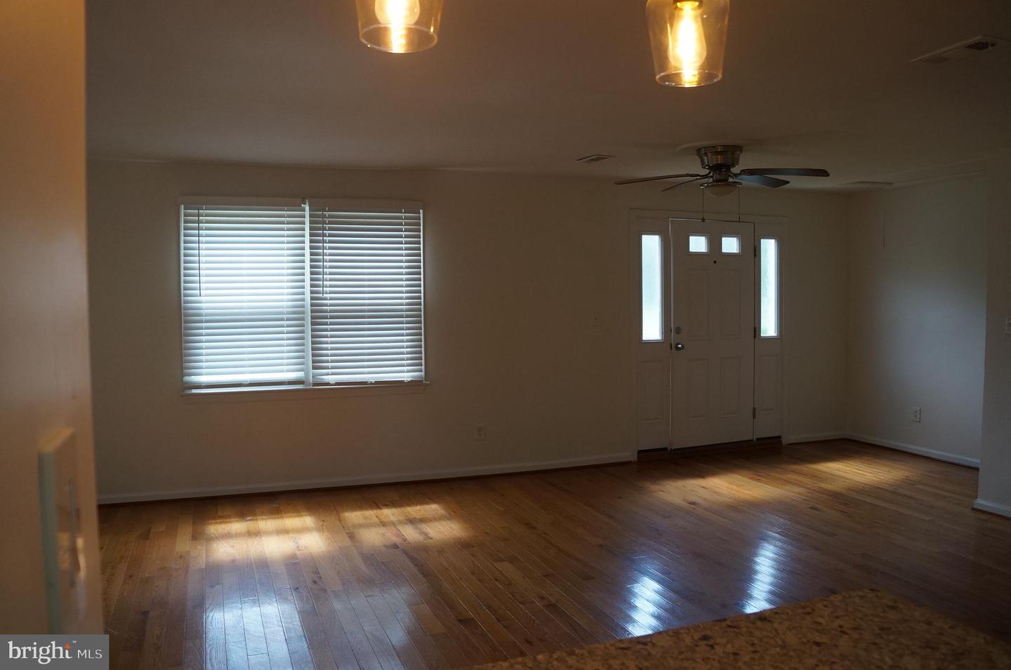 3027 WAYNE RD, FALLS CHURCH, Virginia 22042, 2 Bedrooms Bedrooms, ,1 BathroomBathrooms,Residential,For sale,3027 WAYNE RD,VAFX2234412 MLS # VAFX2234412