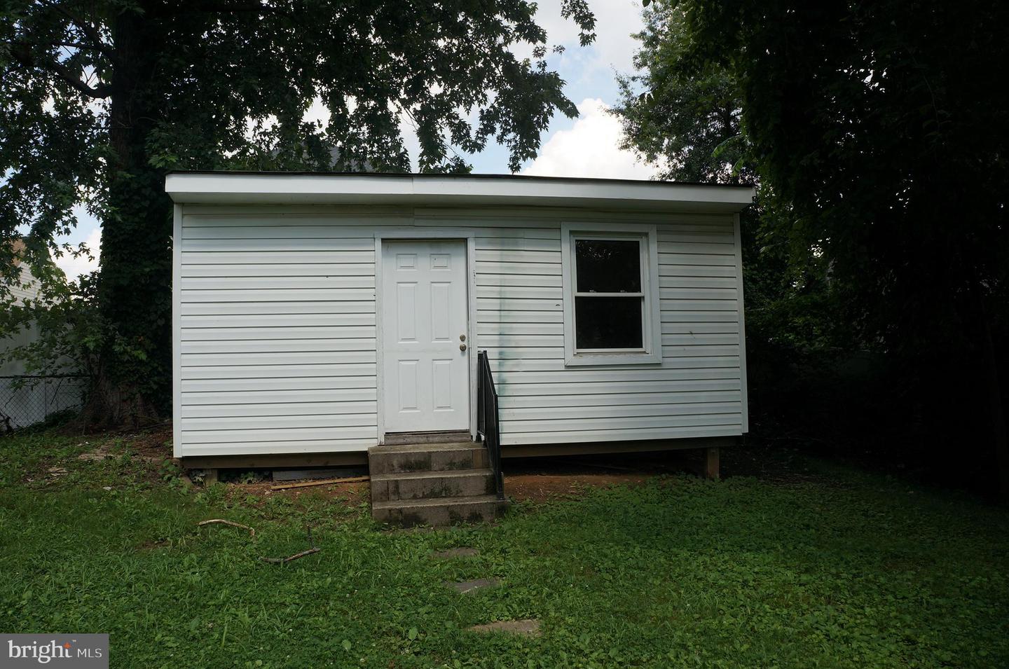 3027 WAYNE RD, FALLS CHURCH, Virginia 22042, 2 Bedrooms Bedrooms, ,1 BathroomBathrooms,Residential,For sale,3027 WAYNE RD,VAFX2234412 MLS # VAFX2234412