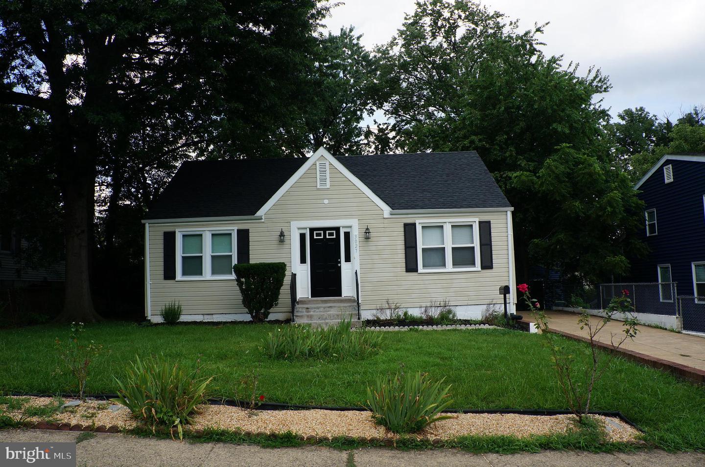 3027 WAYNE RD, FALLS CHURCH, Virginia 22042, 2 Bedrooms Bedrooms, ,1 BathroomBathrooms,Residential,For sale,3027 WAYNE RD,VAFX2234412 MLS # VAFX2234412
