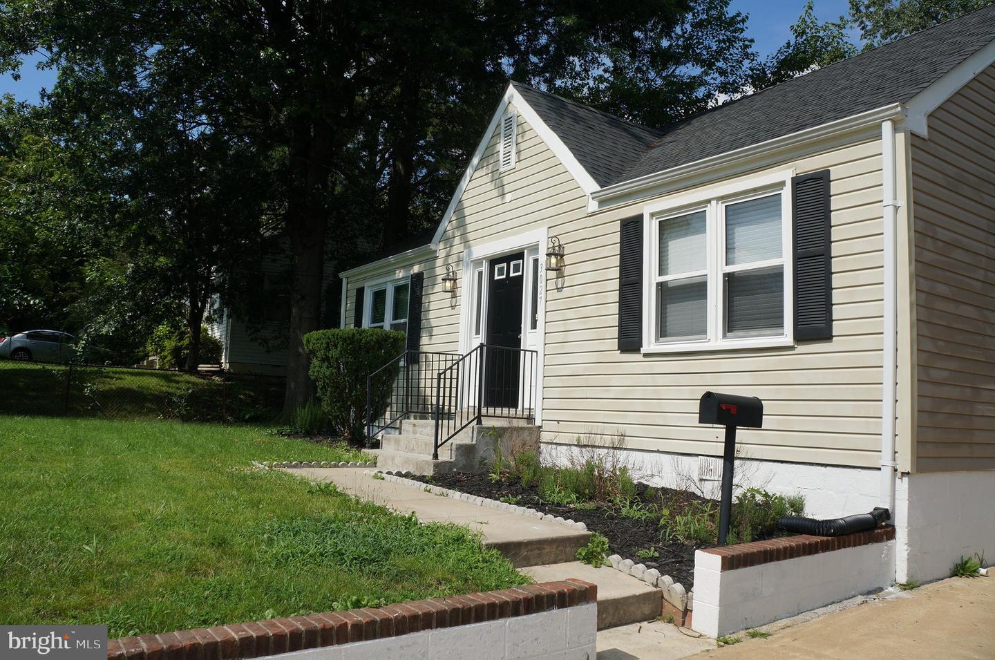 3027 WAYNE RD, FALLS CHURCH, Virginia 22042, 2 Bedrooms Bedrooms, ,1 BathroomBathrooms,Residential,For sale,3027 WAYNE RD,VAFX2234412 MLS # VAFX2234412