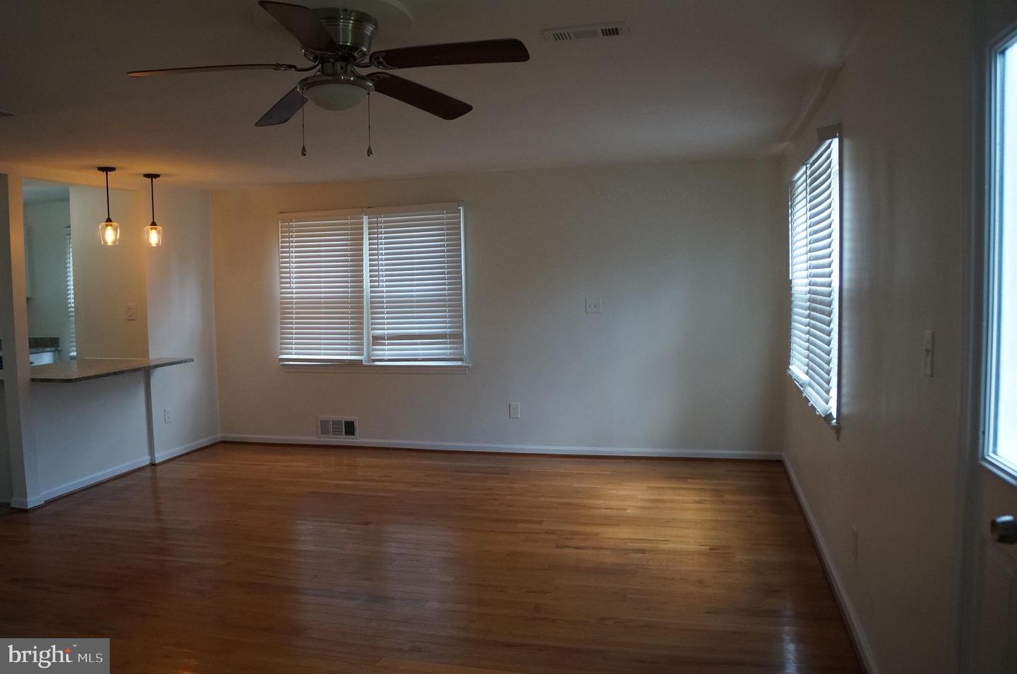 3027 WAYNE RD, FALLS CHURCH, Virginia 22042, 2 Bedrooms Bedrooms, ,1 BathroomBathrooms,Residential,For sale,3027 WAYNE RD,VAFX2234412 MLS # VAFX2234412