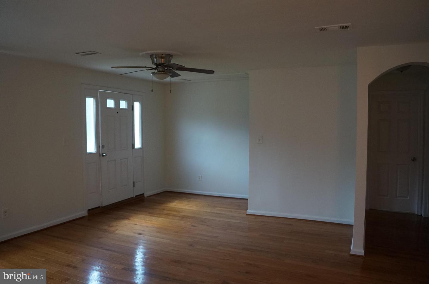 3027 WAYNE RD, FALLS CHURCH, Virginia 22042, 2 Bedrooms Bedrooms, ,1 BathroomBathrooms,Residential,For sale,3027 WAYNE RD,VAFX2234412 MLS # VAFX2234412