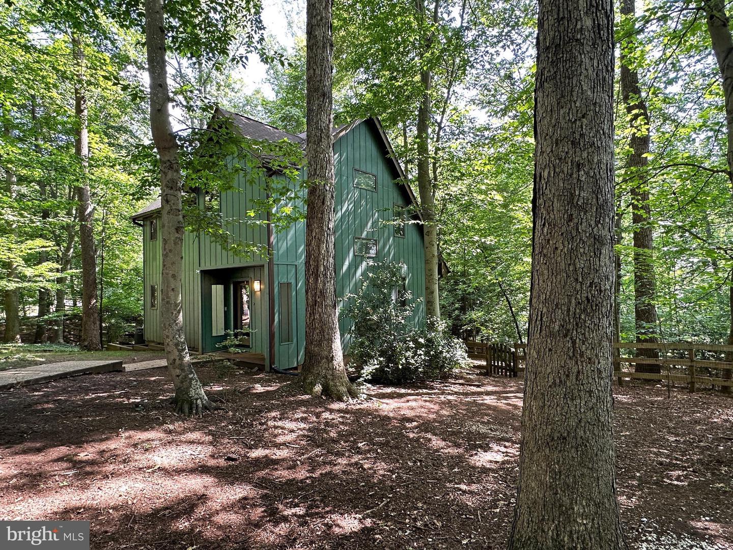 6303 OCCOQUAN FOREST DR, MANASSAS, Virginia 20112, 5 Bedrooms Bedrooms, 8 Rooms Rooms,2 BathroomsBathrooms,Residential,For sale,6303 OCCOQUAN FOREST DR,VAPW2098748 MLS # VAPW2098748